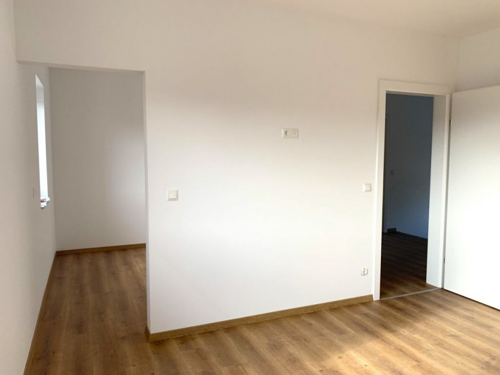 Schlafraum mit angeschlossenem Ankleideraum