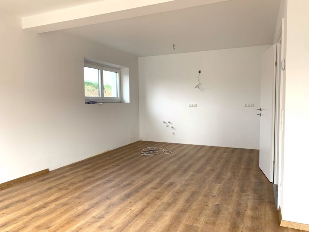 Wohn- Essbereich (DAN-Markenküche wird hier noch eingebaut)